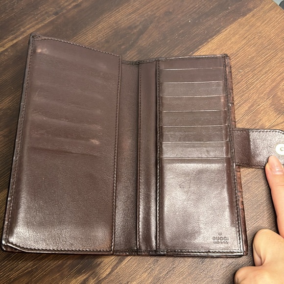Authentic Gucci Chocolate Brown Wallet w/ Gold Hardware - Picture 4 of 10